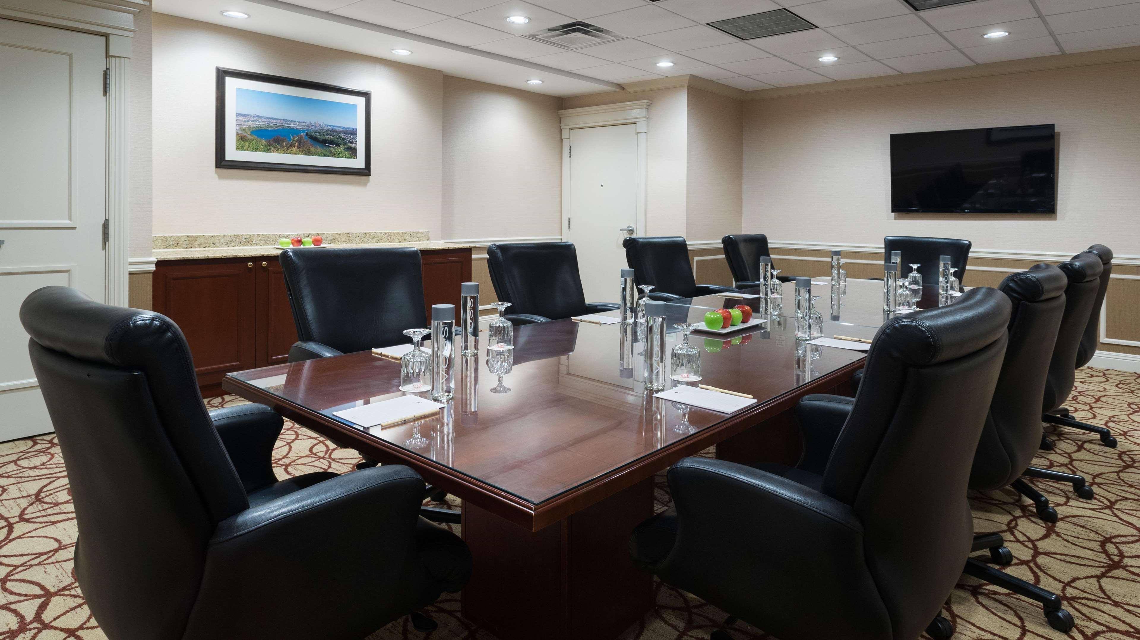 Doubletree Suites By Hilton Hotel Cincinnati - Blue Ash Sharonville Εξωτερικό φωτογραφία