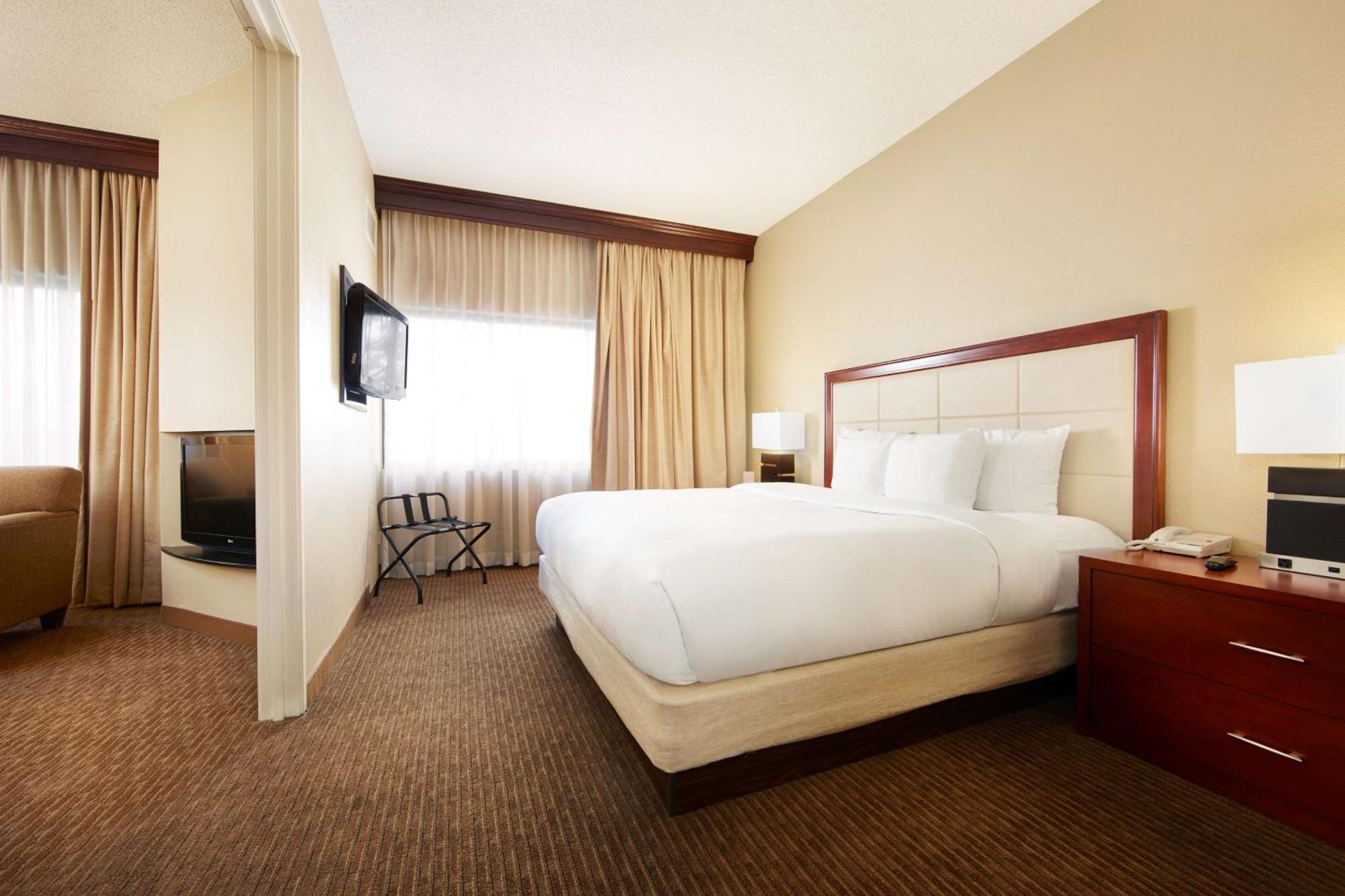 Doubletree Suites By Hilton Hotel Cincinnati - Blue Ash Sharonville Εξωτερικό φωτογραφία