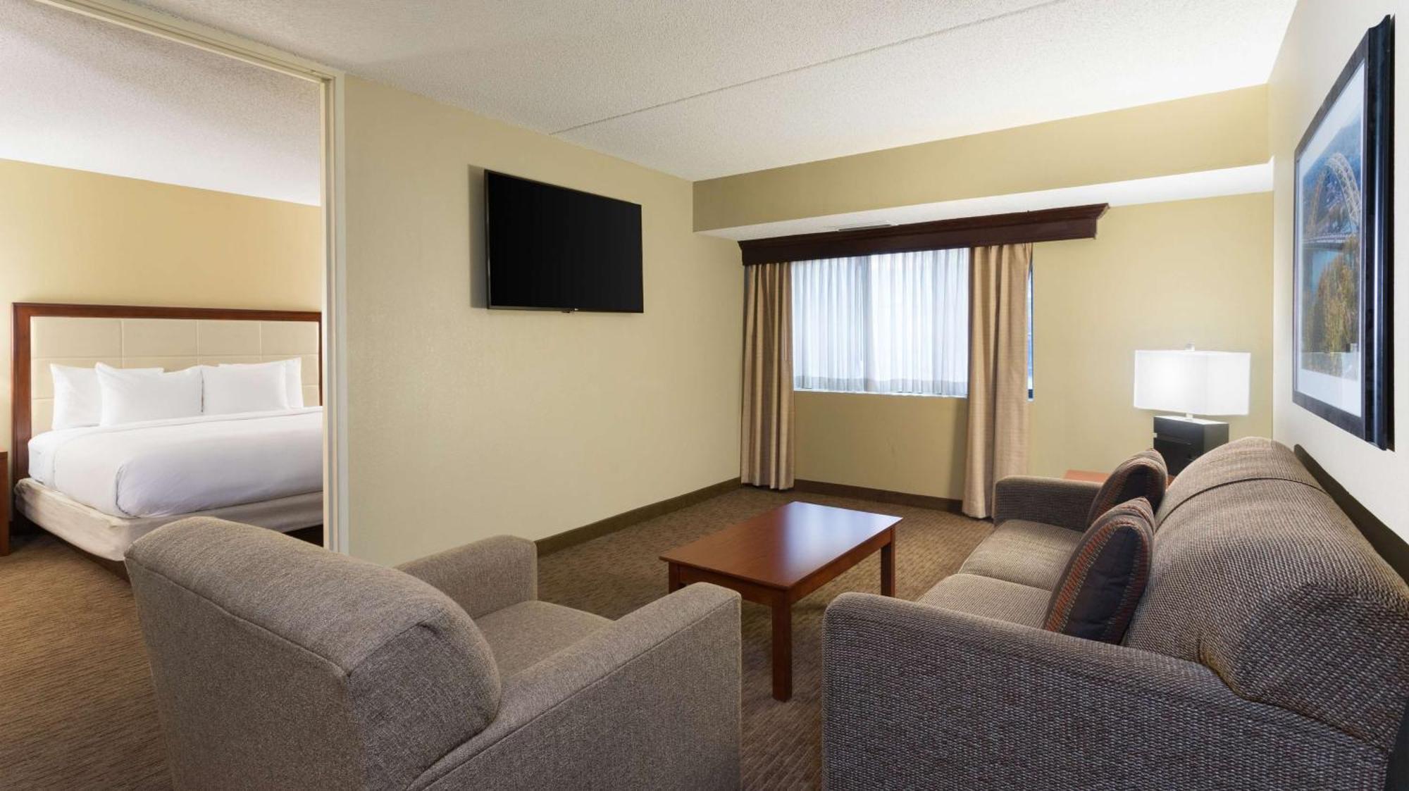 Doubletree Suites By Hilton Hotel Cincinnati - Blue Ash Sharonville Εξωτερικό φωτογραφία