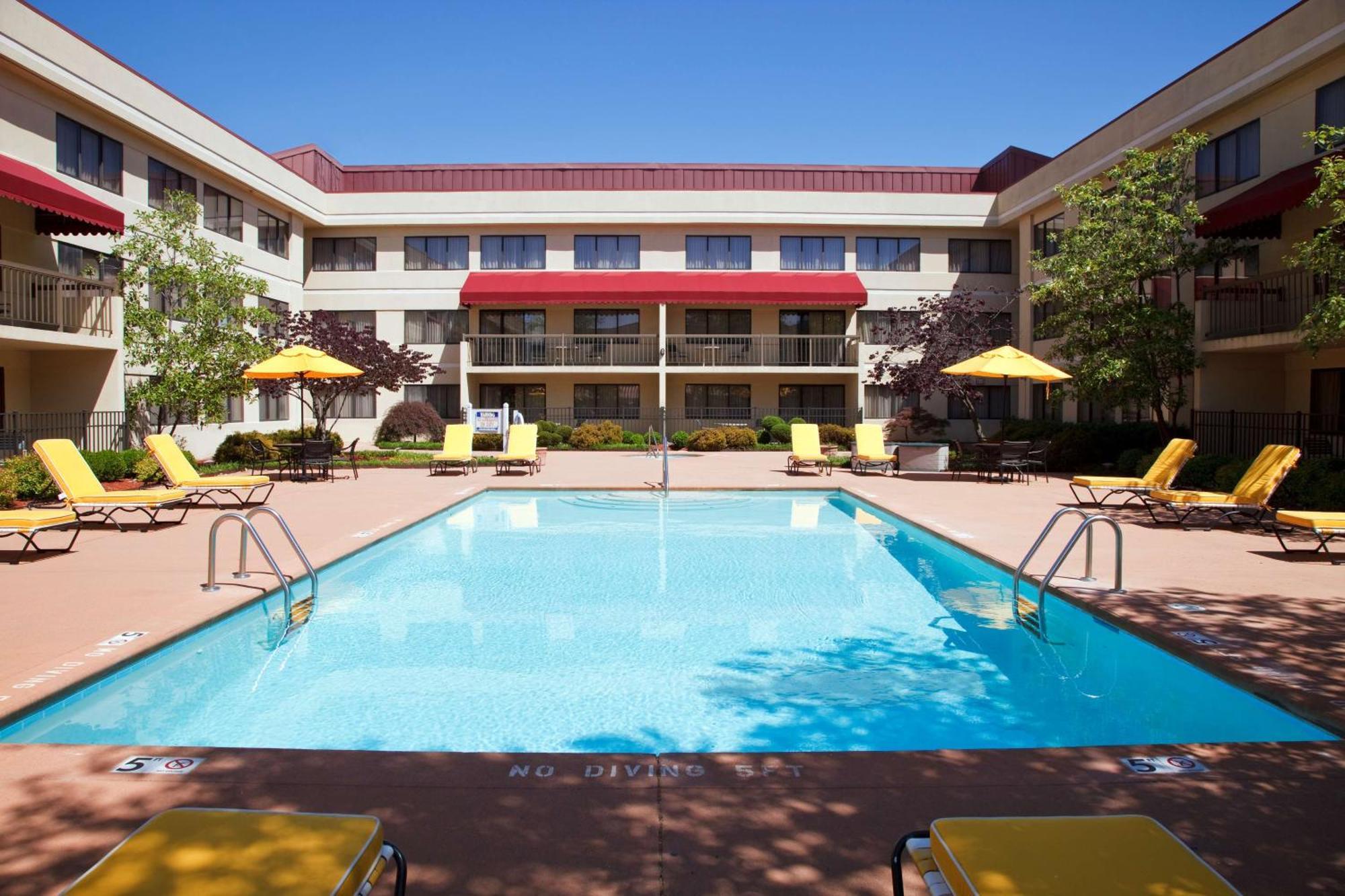 Doubletree Suites By Hilton Hotel Cincinnati - Blue Ash Sharonville Εξωτερικό φωτογραφία