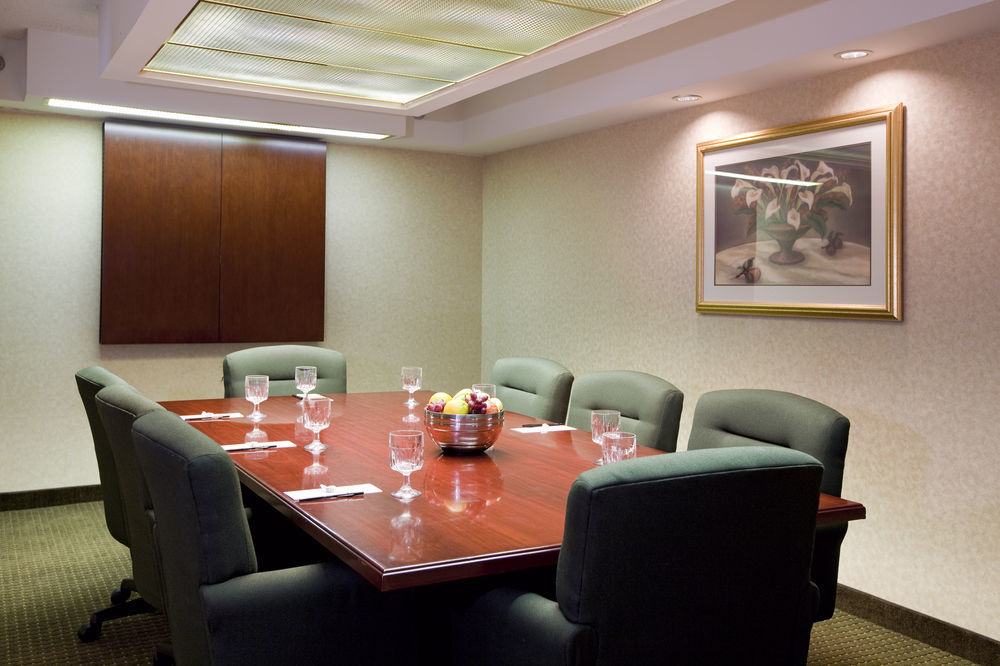 Doubletree Suites By Hilton Hotel Cincinnati - Blue Ash Sharonville Ανέσεις φωτογραφία